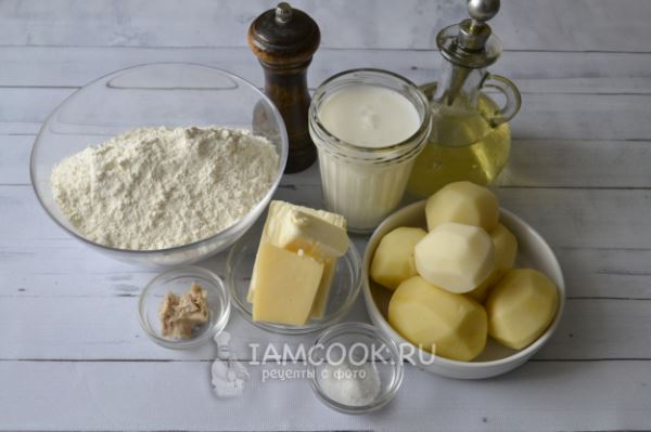 Осетинская лепешка с сыром и картошкой